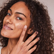 Load image into Gallery viewer, Essential Tinted SPF 30